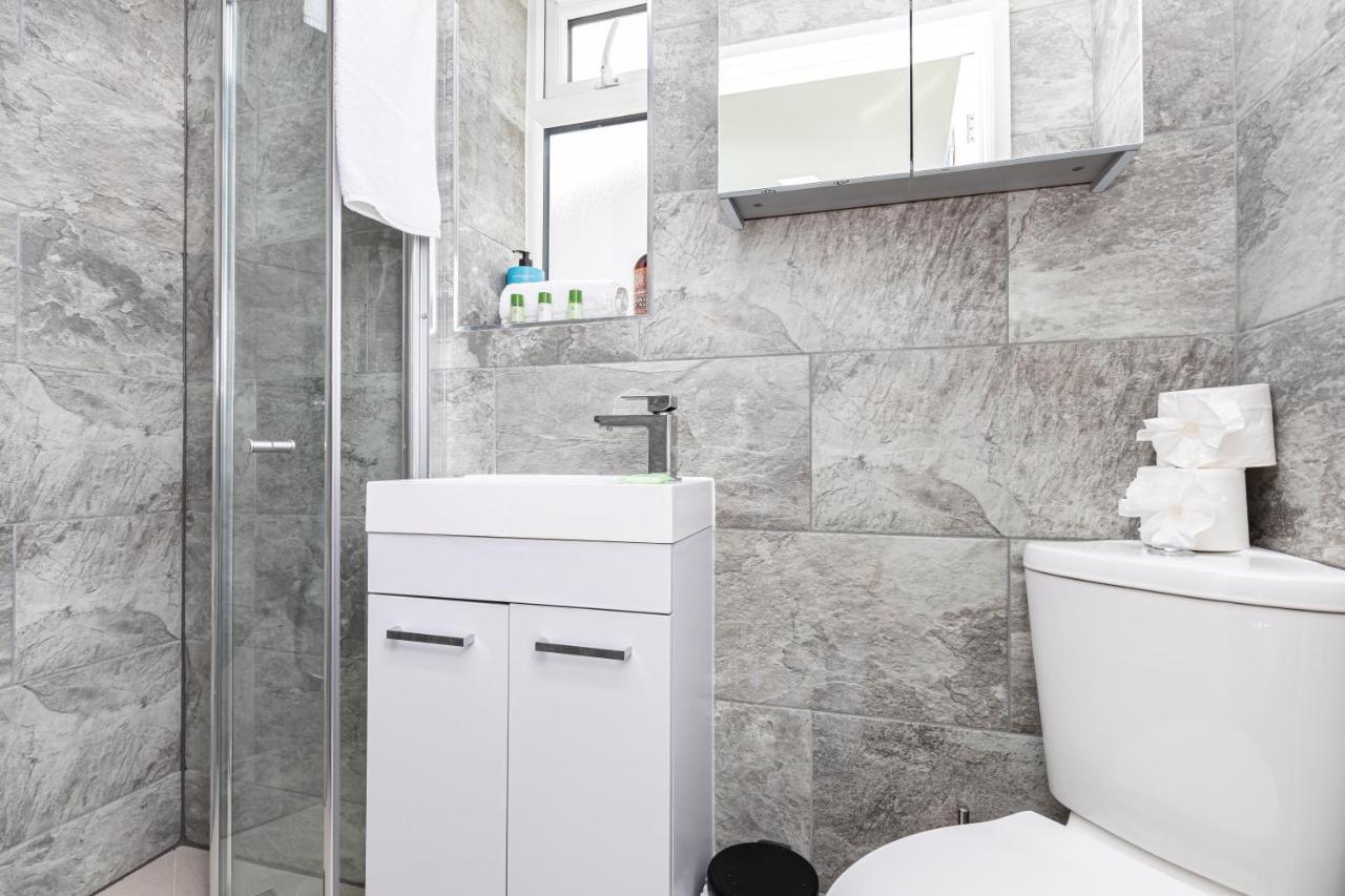 New, Stylish Studio Flat With Private Patio And Free On-Street Parking Check Out At 11Am Bournemouth Exterior foto